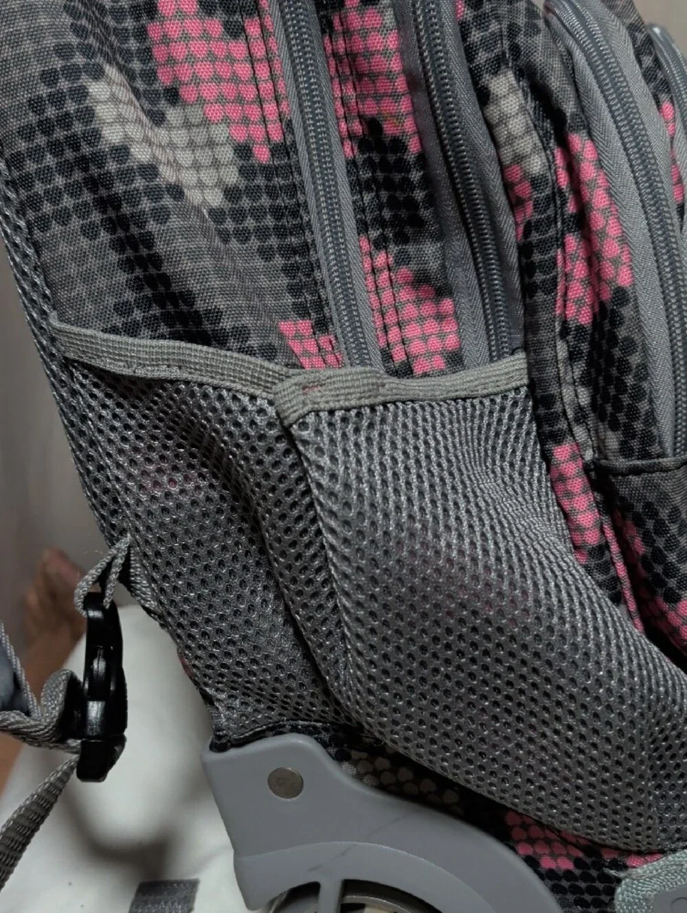Tilami Girls Gray & Pink Heart Print Backpack With Wheels And Pull Handle